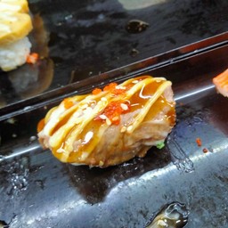 ข้าวปั้นเนื้อเบิร์นเทอริยากิ