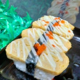 ข้าวปั้นไข่หวาน