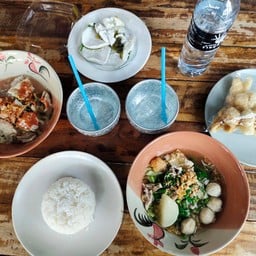 สุกี้โบราณบ้านย่า