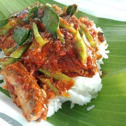 พริกแกงปลากระป๋อง