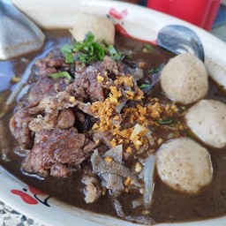 ก๋วยเตี๋ยวน้ำตกเนื้อ