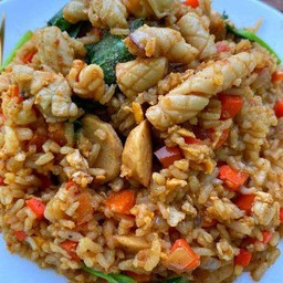 ข้าวผัดปลาหมึกจุกๆ