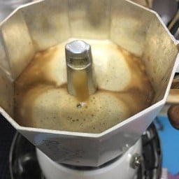 ร้านน้ำทรัพย์ คาเฟ่ (กาแฟสดหม้อต้ม) ตลาดมดแดง BTS เสานานิคม