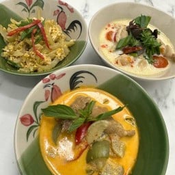 ข้าวแกงใจ๋มากิ๋น