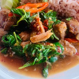 ผัดกระเพราหมูอบพริกแห้ง (กับข้าว)