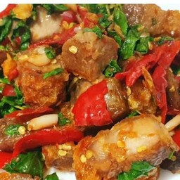 กะเพรา-หมูกรอบ _ ราดข้าว