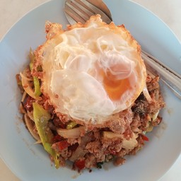 กระเพราหมูสับ