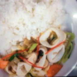 ข้าวพริกหยวกปลาหมึก