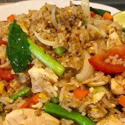 ข้าวผัดไก่