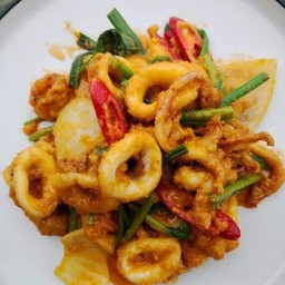 หมึกผัดไข่เค็ม