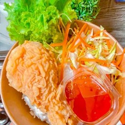 ข้าวไก่ทอดน้ำจิ้มไก่