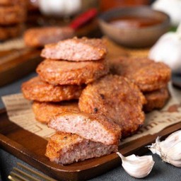 หมูกระเทียมก้อนทอด