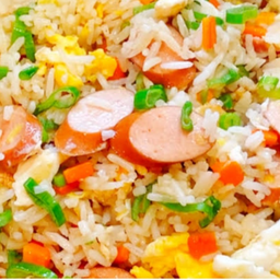 ข้าวผัดใส้กรอก