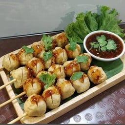 ลูกชิ้นหมูไม้ละ