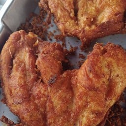 ไก่ทอดหน้าหม้อ รพ.กำแพงเพชร