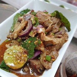 น้ำตกคอหมูย่าง
