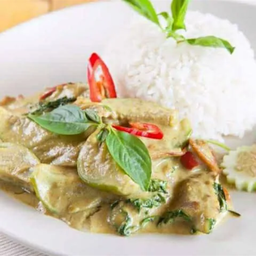 ข้าวเขียวหวานหมูชิ้น