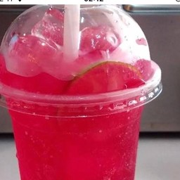 น้ำแดงโซดา