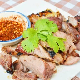 ตี๋น้อย ไก่อบบาร์บีคิว&คอหมูย่าง