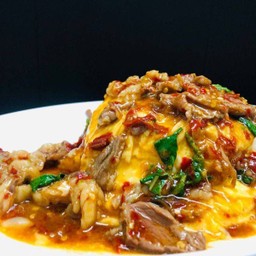 ข้าวกะเพราหมูชิ้น