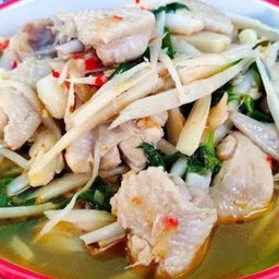 อ่อมไก่ใส่หน่อไม้ดอง