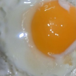 ไข่ดาว สุข