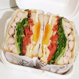 แซนวิชไก่ทรัฟเฟิลมาโย พร้อมไข่