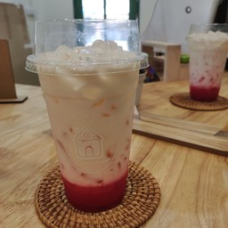 สตอเบอรี่นมสด