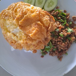 ข้าวผัดกะเพรา