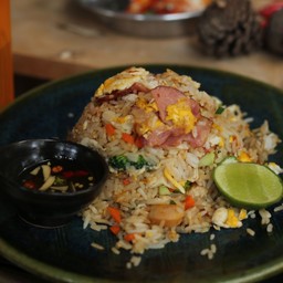 กะเพราปากหมา อาหาร กาแฟ ชาไทย ขนมปังปิ้ง สาขา จุดเติมหวาน