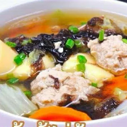 ต้มจืดเต้าหู้หมูสับวุ้นเส้นสาหร่าย