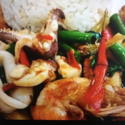 ข้าวกระเพราทะเล