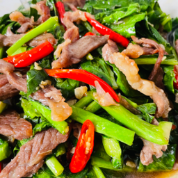 ข้าวราดคะน้าเนื้อเค็มน้ำมันหอย