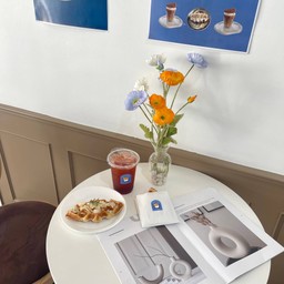 Croffle Chocolate Almond