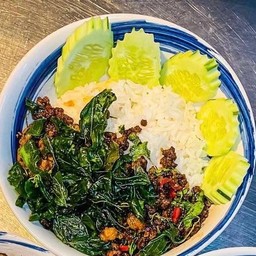 ข้าวกระเพราเนื้อวากิวสับ