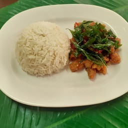 ข้าวหมูสับกากหมูกะเพรากรอบ