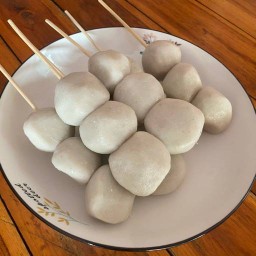 ลูกชิ้นนึ่ง&น้ำสมุนไพร(ร้านผัดไทยห่อไข่(หน้าโรงพัก)