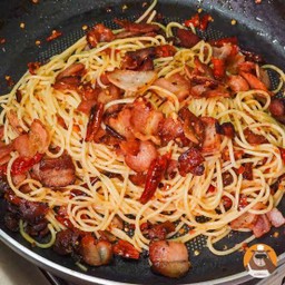 Dried  chili and bacon สปาเก็ตตี้พริกแห้งเบคอน