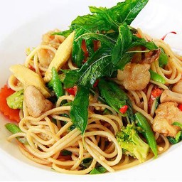 Pork/chicken Spaghetti Spicy สปาเก็ตตี้ขี้เมาหมู/ไก่