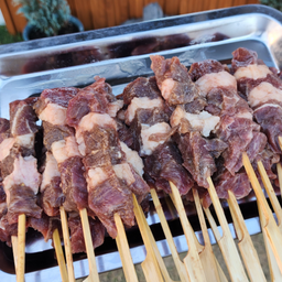 เนื้อโคขุน -ไม้ใหญ่ อร่อยแบบตะคอกกก