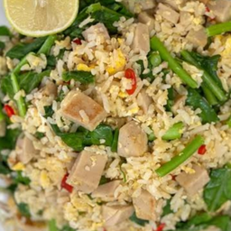 ข้าวผัดคะน้าหมูยอ