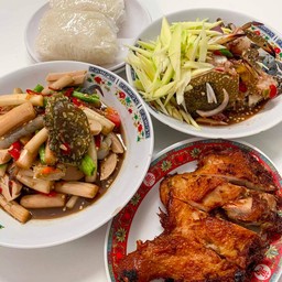 ตำไหลบัวปูปลาร้าหมูยอ