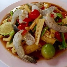 ตำหน่อไม้ต้มกุ้งสด