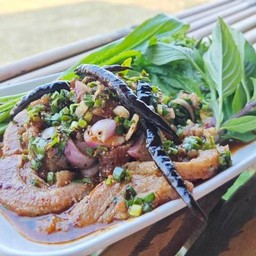 น้ำตกคอหมู