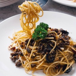 สปาเกตตี้ผัดเนื้อเค็ม