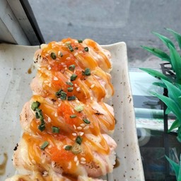 ข้าวปั้นแซลมอนเบิร์นสไปร์ซี่