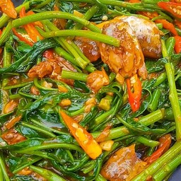 ผัดผักบุ้งปลากระป๋อง