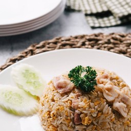 ข้าวผัดไข่เบค่อน