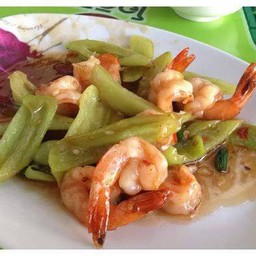 ผัดพริกหยวกกุ้ง