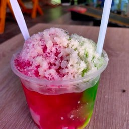 น้ำแข็งใส & เฉาก๊วยเต็งหนึ่ง - สันโค้งน้อย